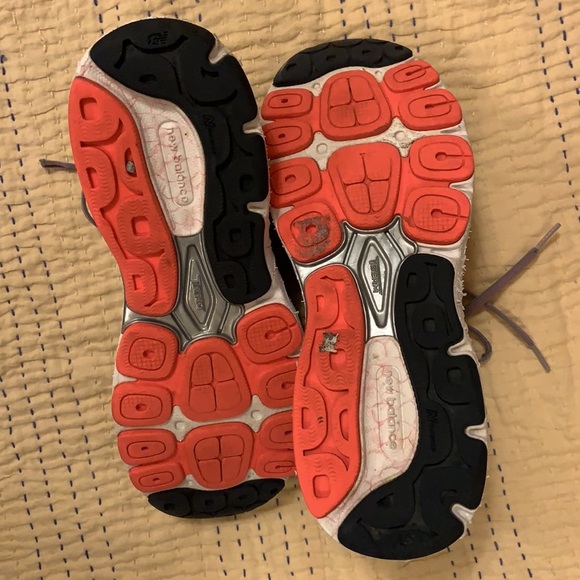 25. New Balance 940 Running Shoes in Grey - Picture 8 of 12